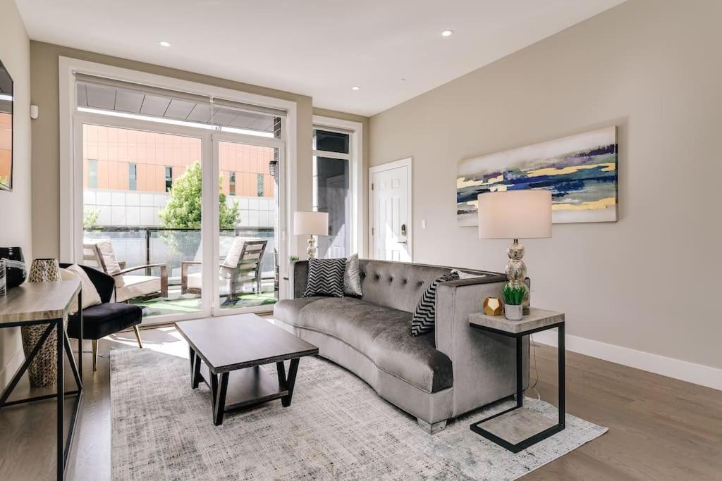 Stunning Duplex Condo #1 - Downtown River North شيكاغو المظهر الخارجي الصورة