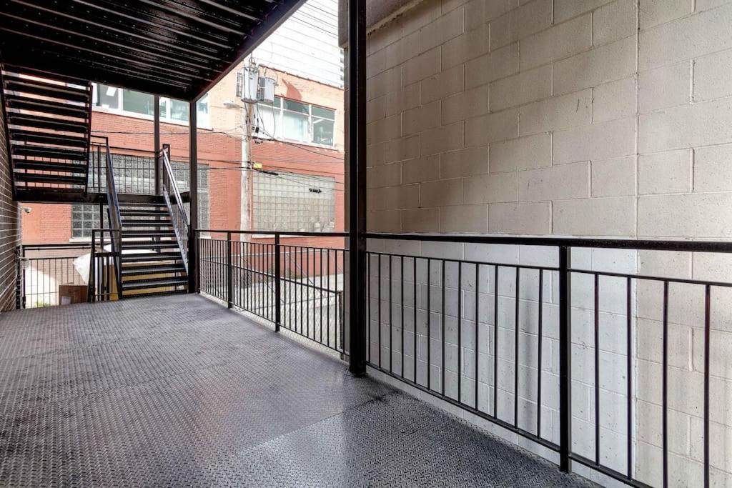 Stunning Duplex Condo #1 - Downtown River North شيكاغو المظهر الخارجي الصورة