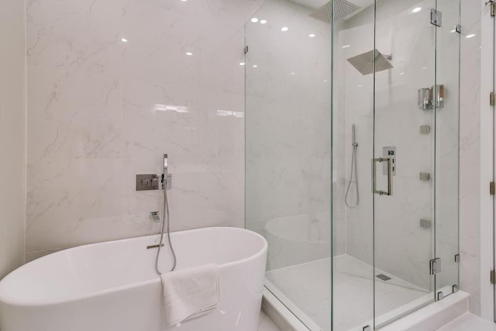 Stunning Duplex Condo #1 - Downtown River North شيكاغو المظهر الخارجي الصورة